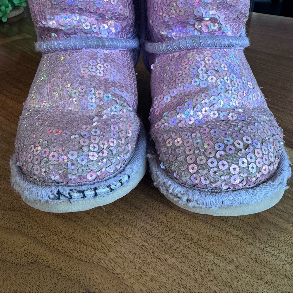 UGG Girl's Classic II Stellar Pink Iridescent Sequin Boots. Kid’s Size 12 - Picture 3 of 13